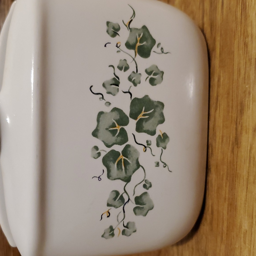 Corelle Callaway Napkin Holder Green Ivy Pattern By Jay Import Company - Picture 2 of 8